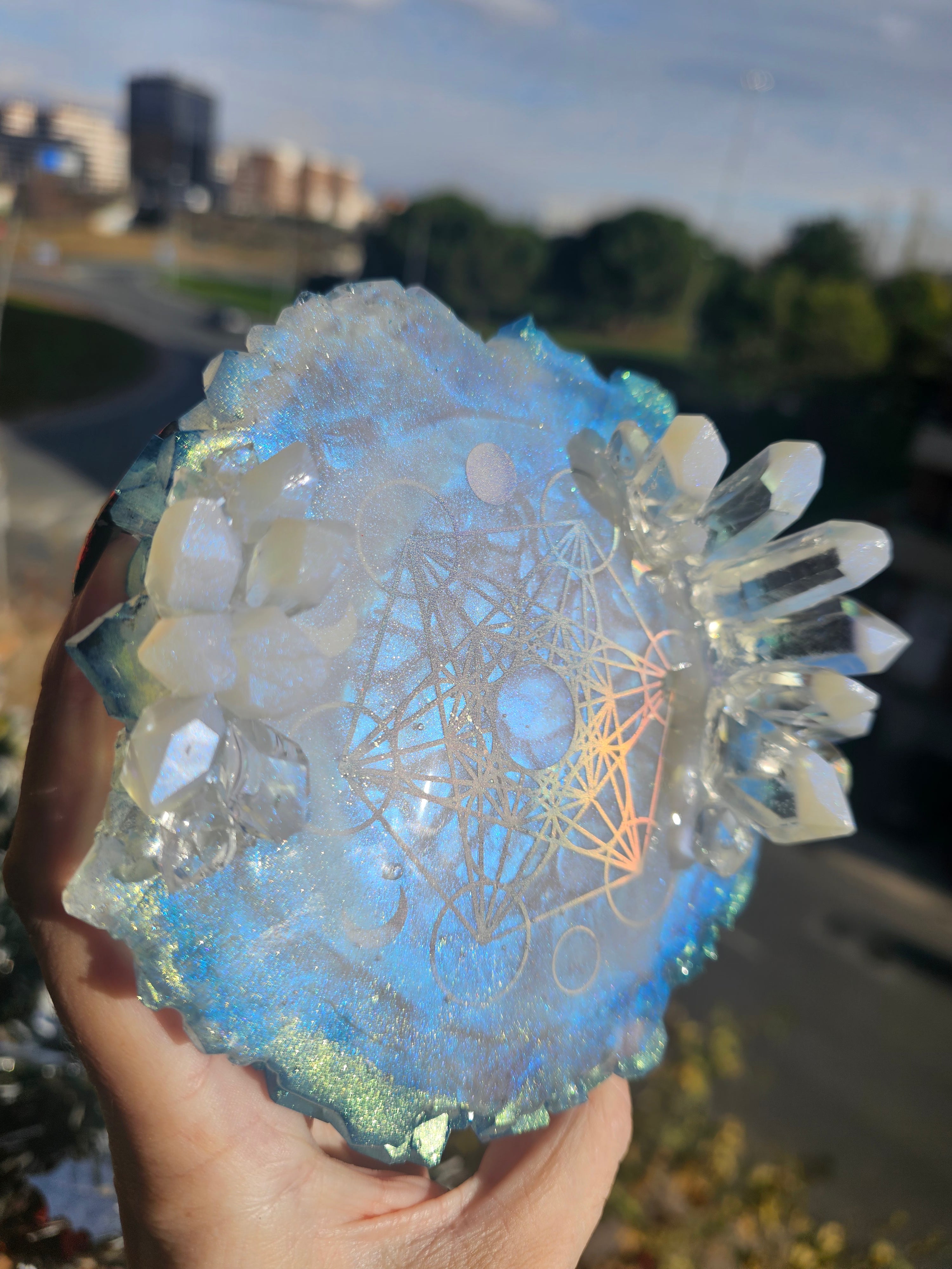 orgonitas piramides brujas cristales artesania minerales pirita cuarzos