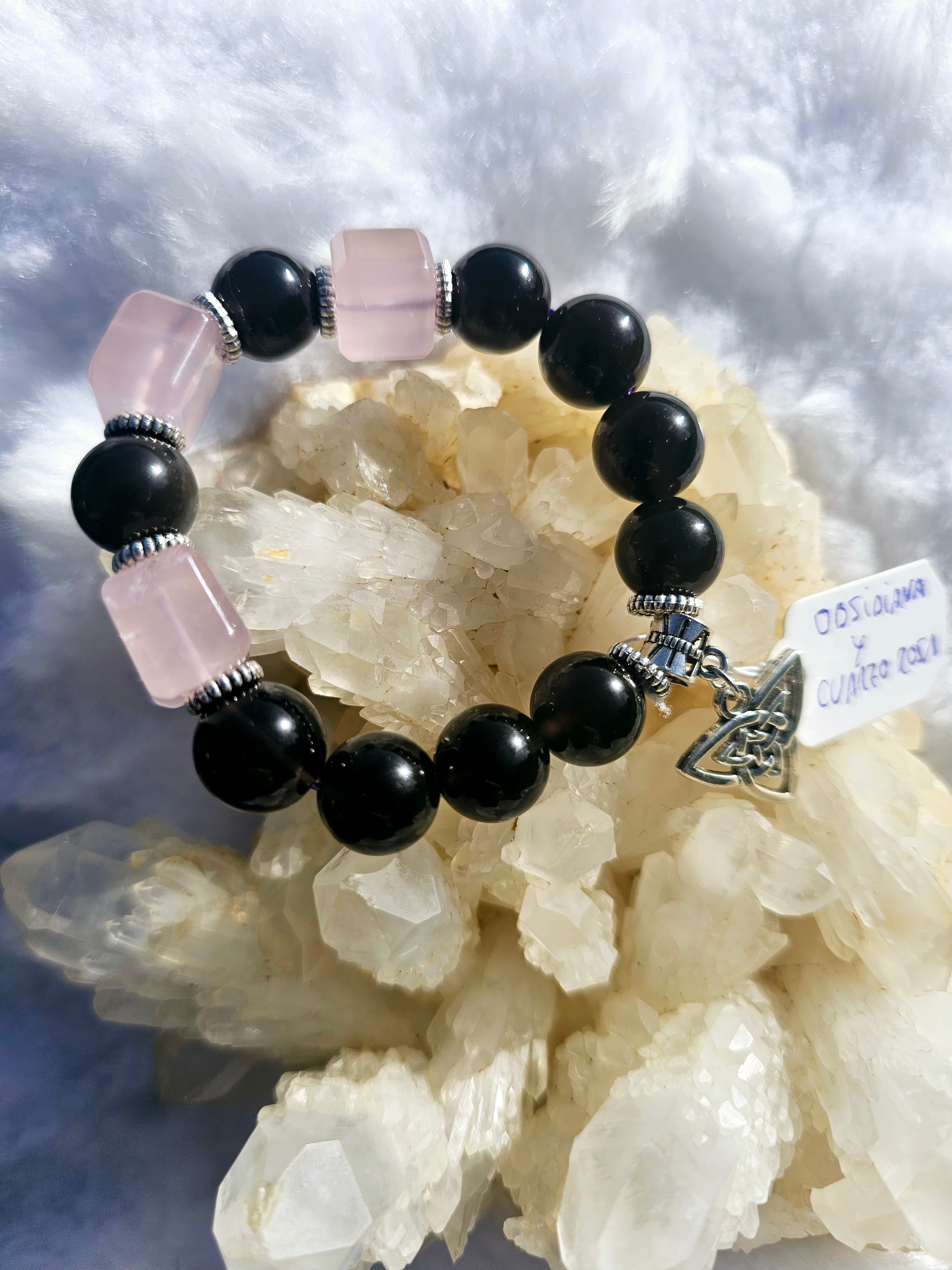 orgonitas piramides brujas cristales artesania minerales pirita cuarzos