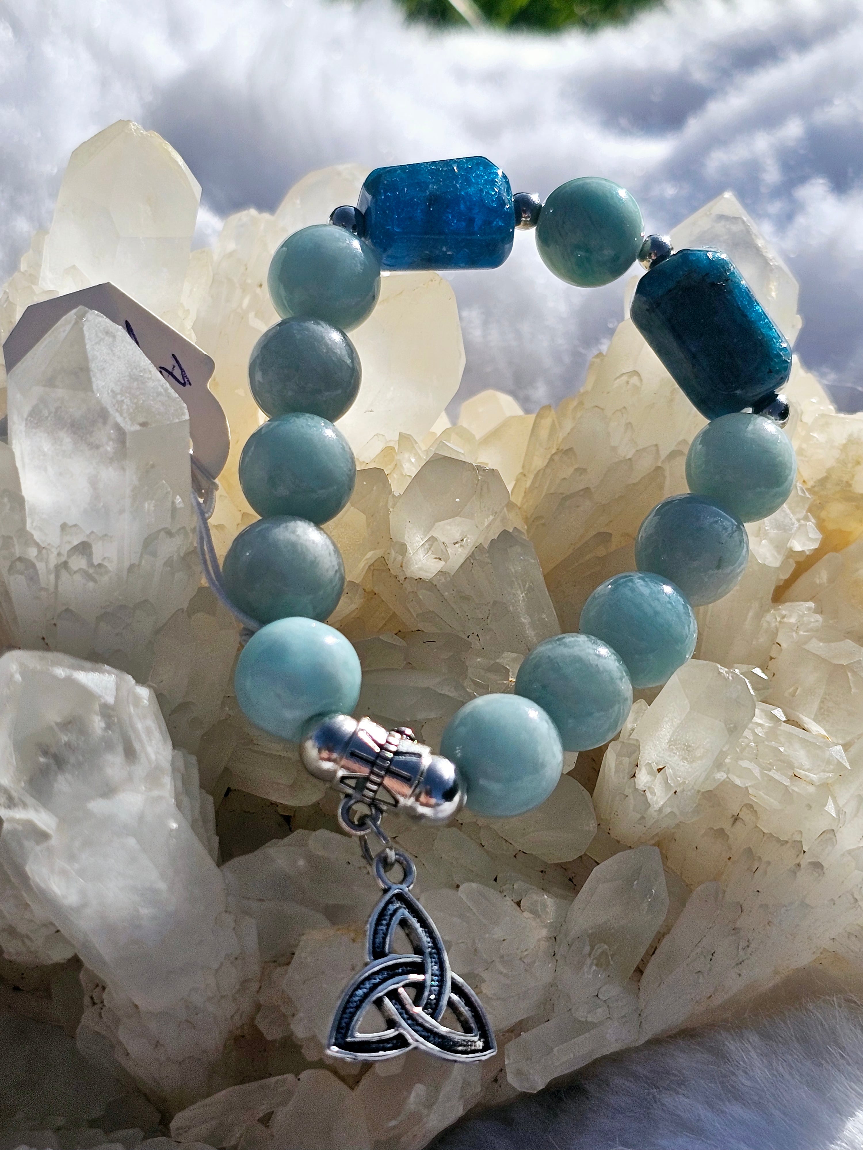 orgonitas piramides brujas cristales artesania minerales pirita cuarzos