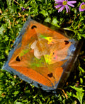 orgonitas piramides brujas cristales artesania minerales pirita cuarzos