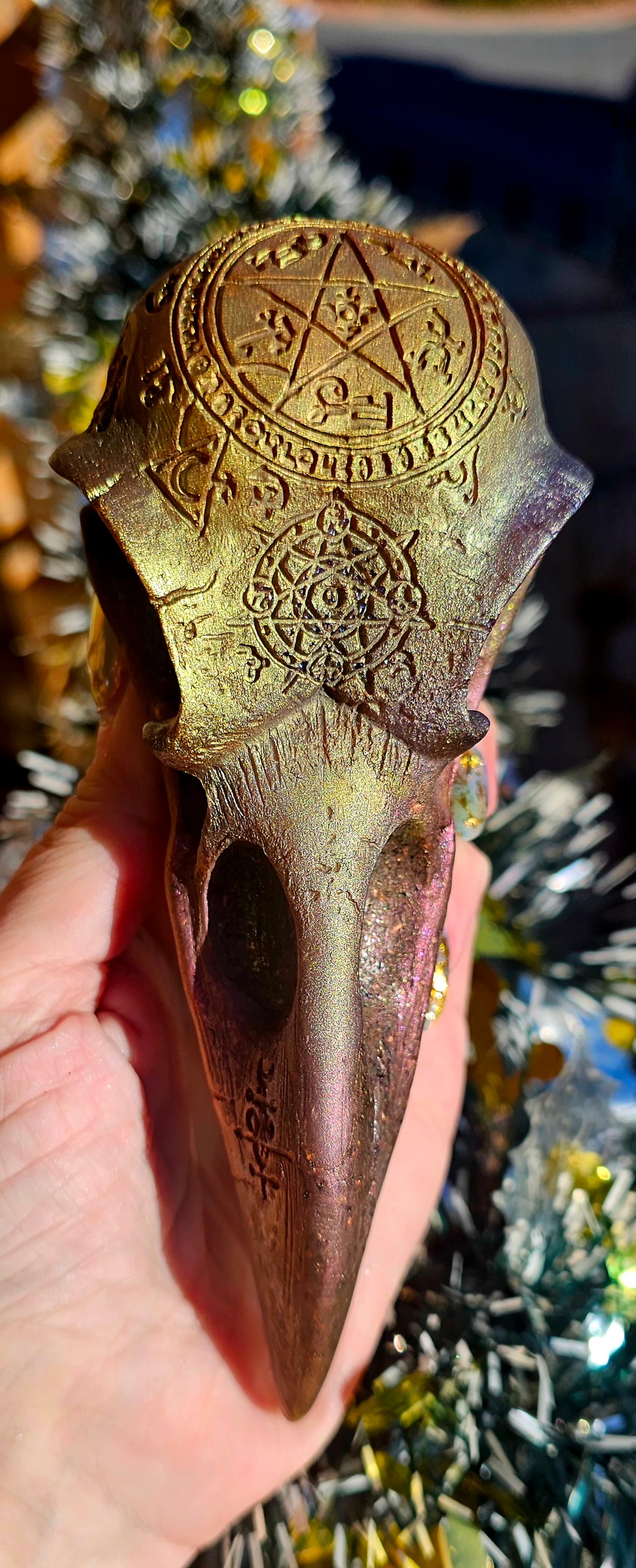 🦅 Cráneo de Cuervo Rúnico - Orgonita de Protección Oscura ᚱ✨