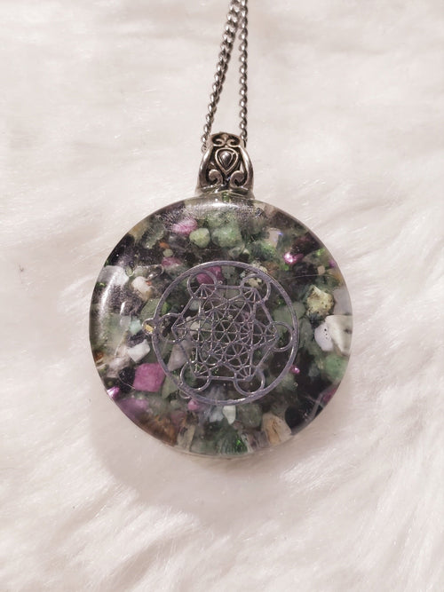 orgonitas piramides brujas cristales artesania minerales pirita cuarzos