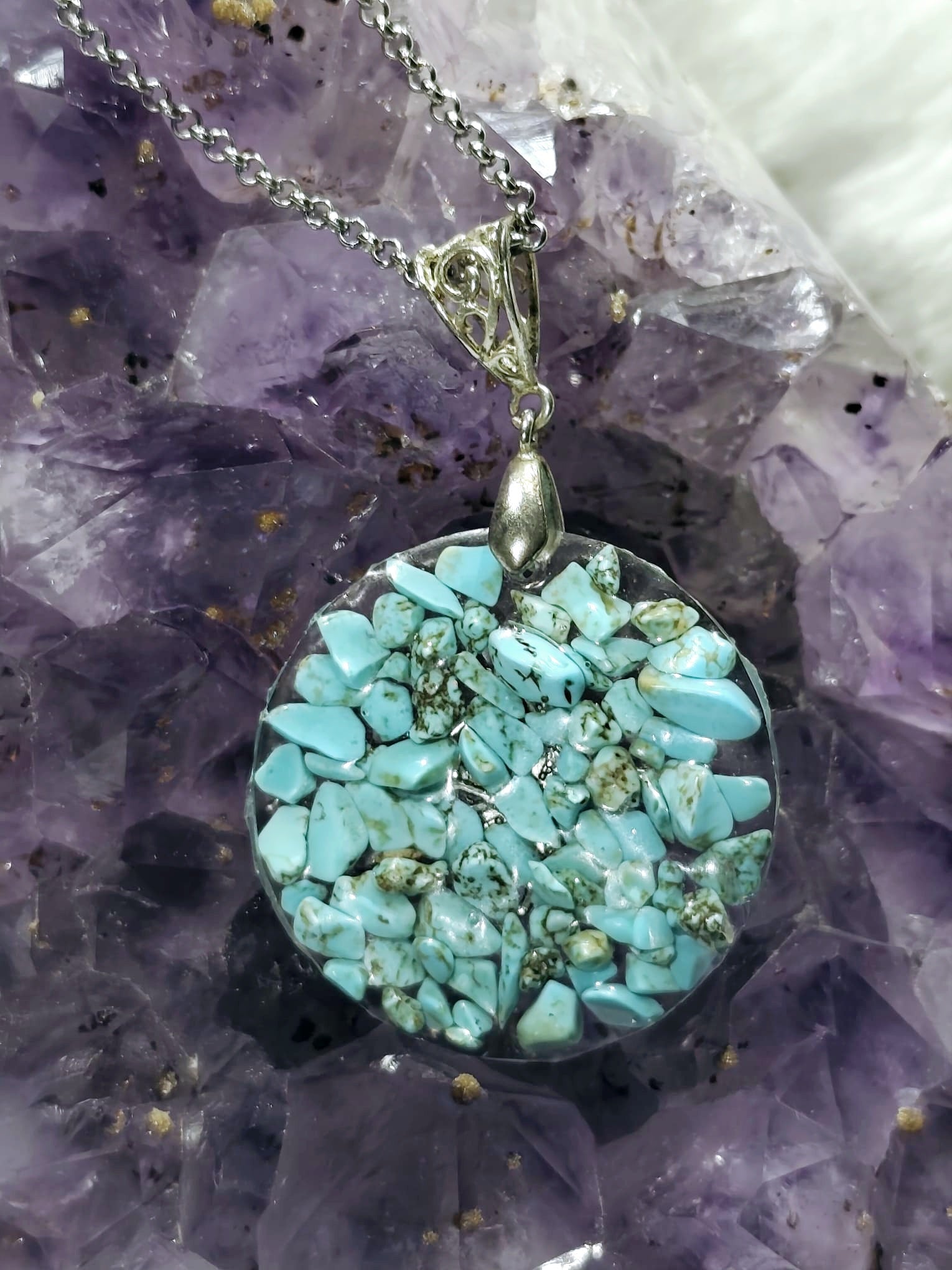 orgonitas piramides brujas cristales artesania minerales pirita cuarzos