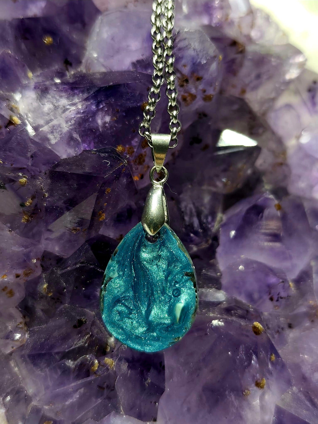 orgonitas piramides brujas cristales artesania minerales pirita cuarzos