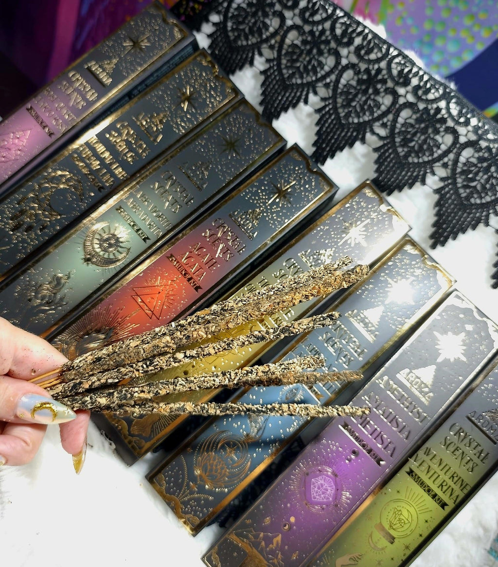 orgonitas piramides brujas cristales artesania minerales pirita cuarzos