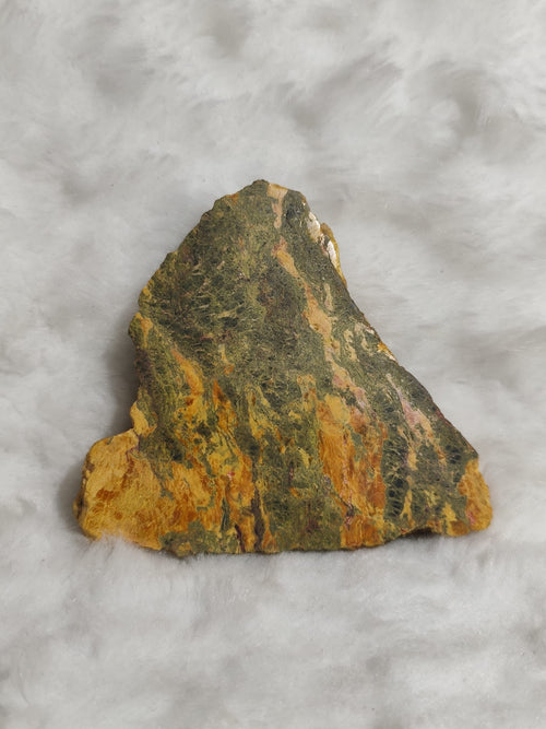 orgonitas piramides brujas cristales artesania minerales pirita cuarzos