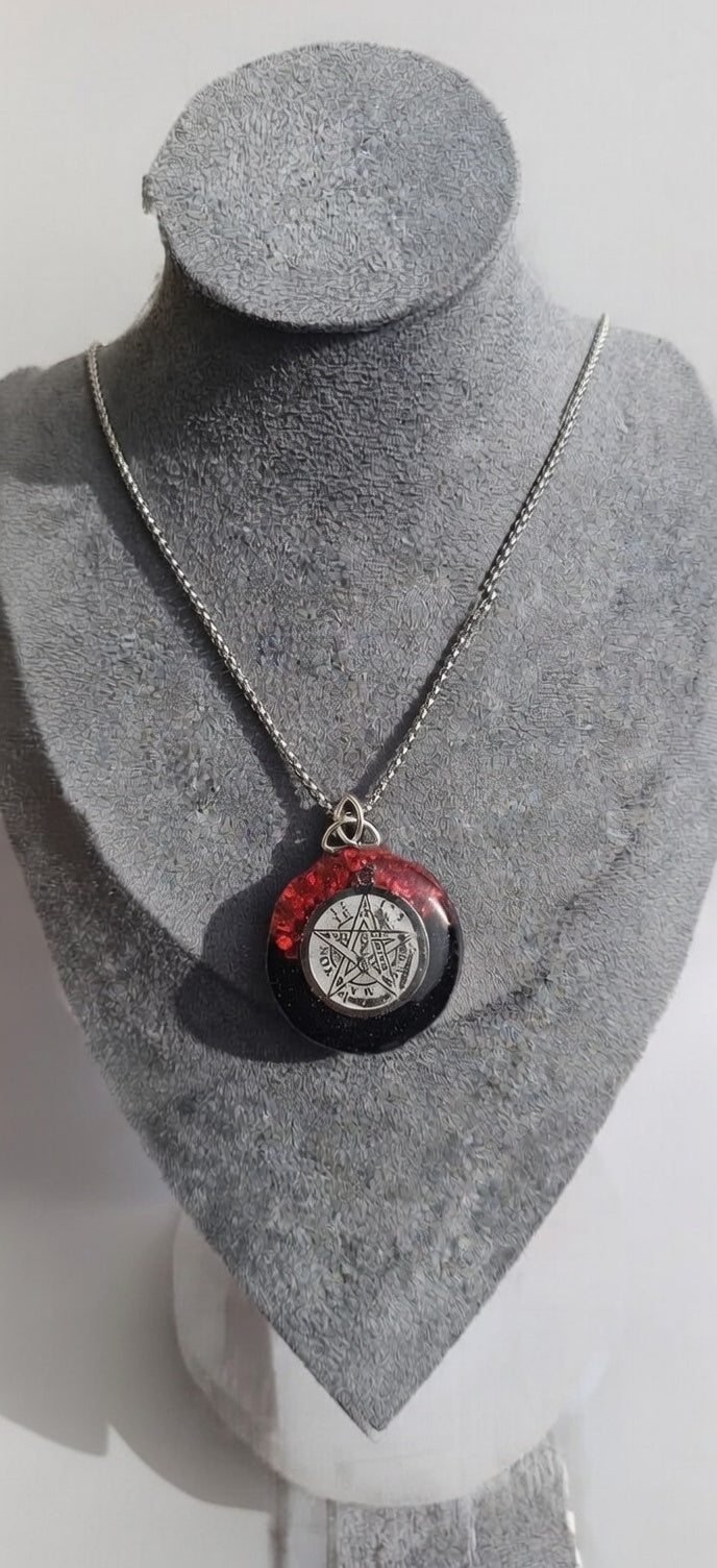 orgonitas piramides brujas cristales artesania minerales pirita cuarzos