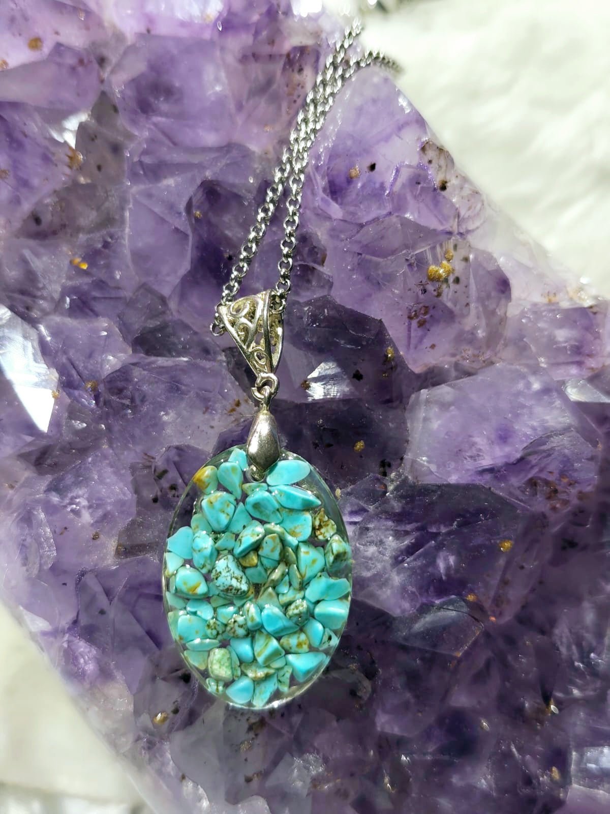 orgonitas piramides brujas cristales artesania minerales pirita cuarzos