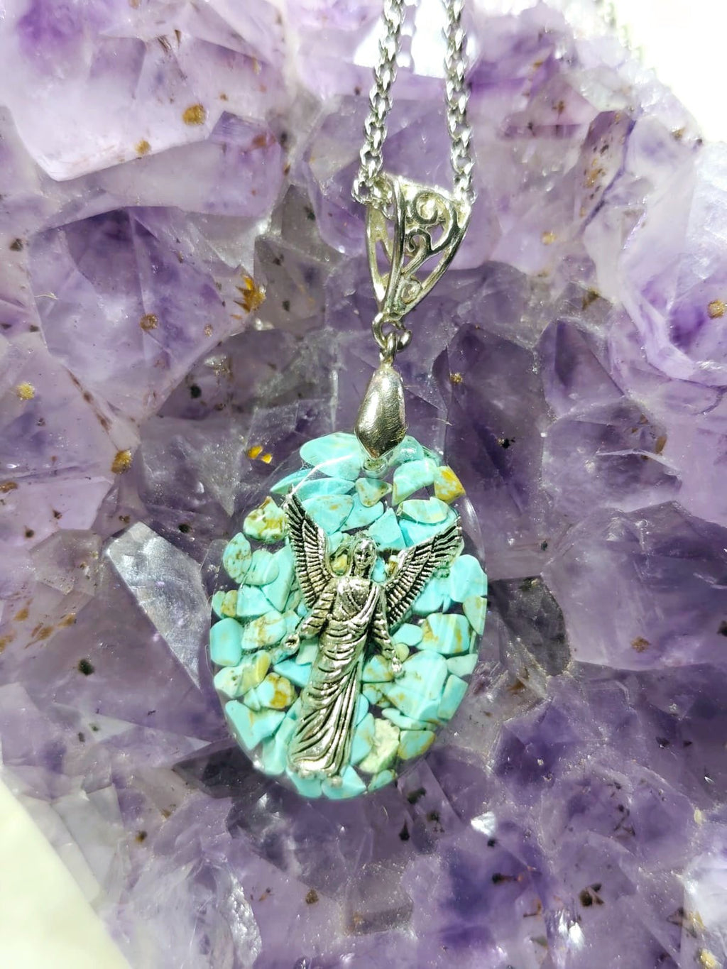 orgonitas piramides brujas cristales artesania minerales pirita cuarzos