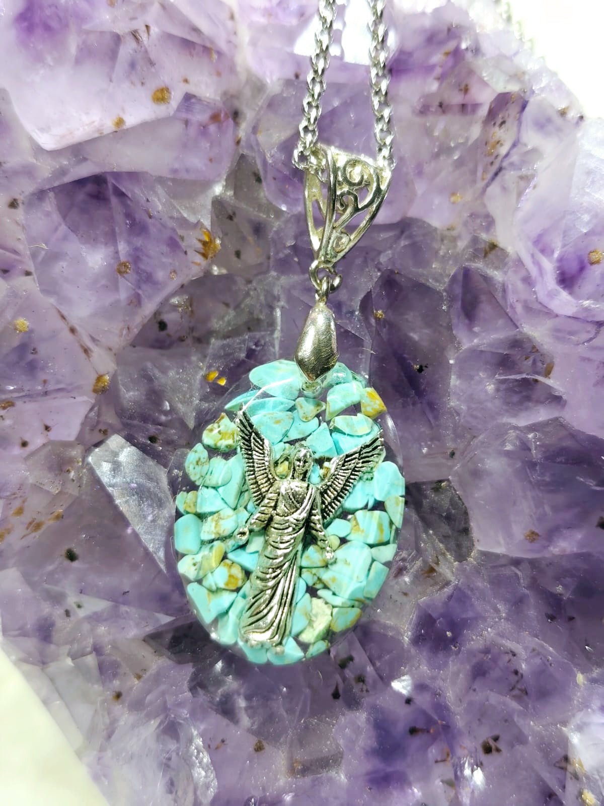 orgonitas piramides brujas cristales artesania minerales pirita cuarzos