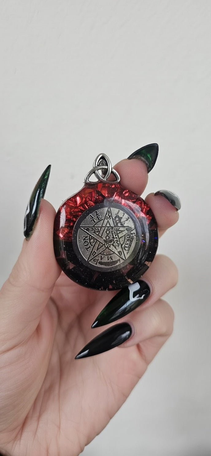 orgonitas piramides brujas cristales artesania minerales pirita cuarzos