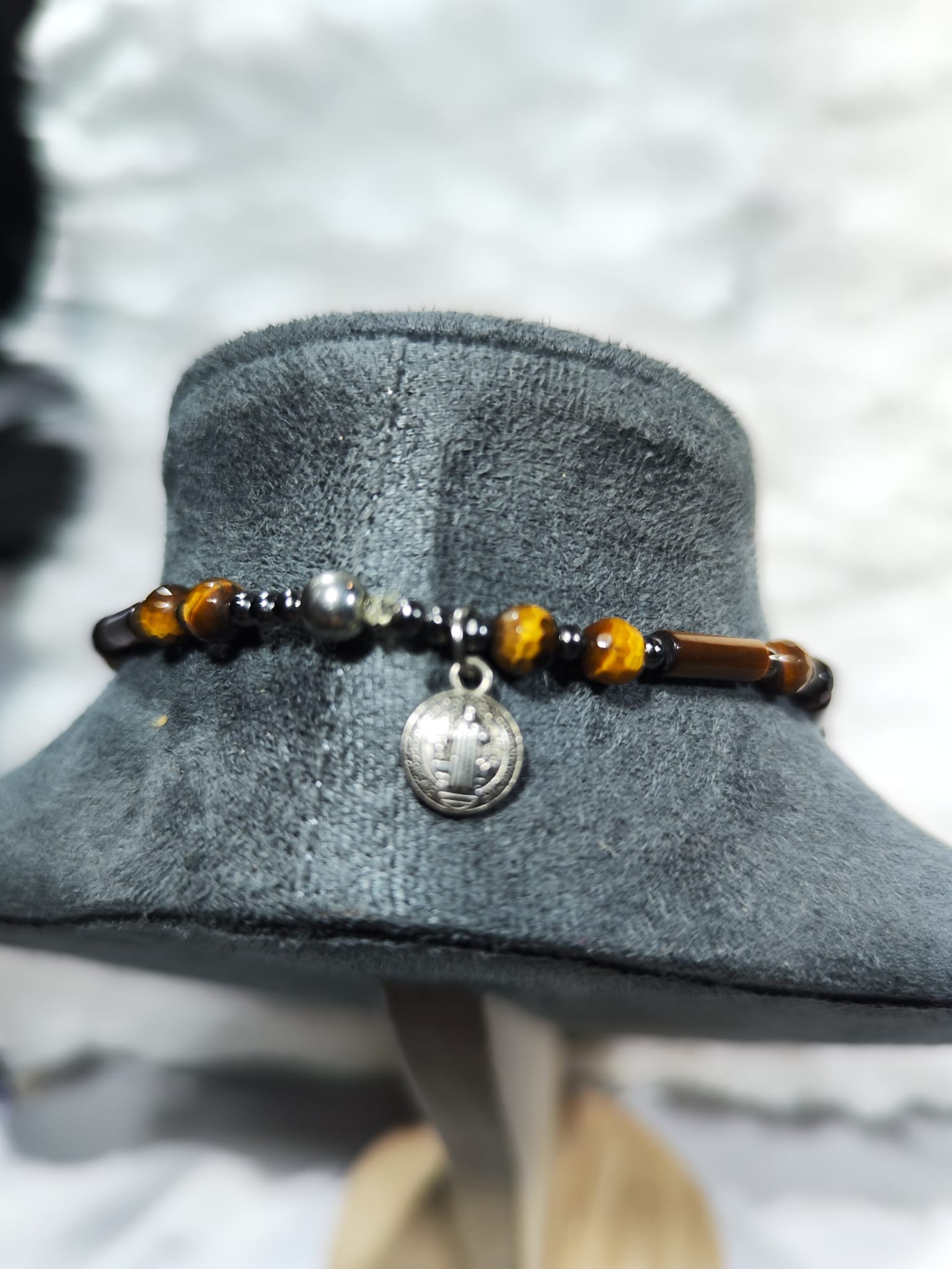 orgonitas piramides brujas cristales artesania minerales pirita cuarzos