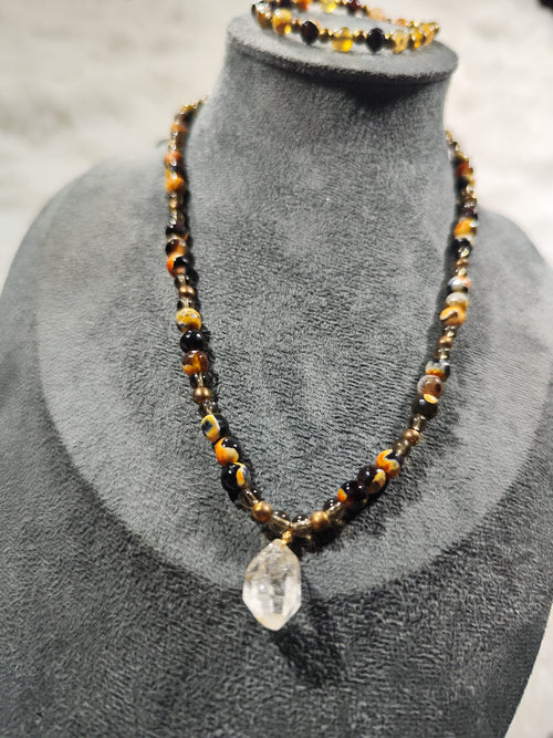 orgonitas piramides brujas cristales artesania minerales pirita cuarzos