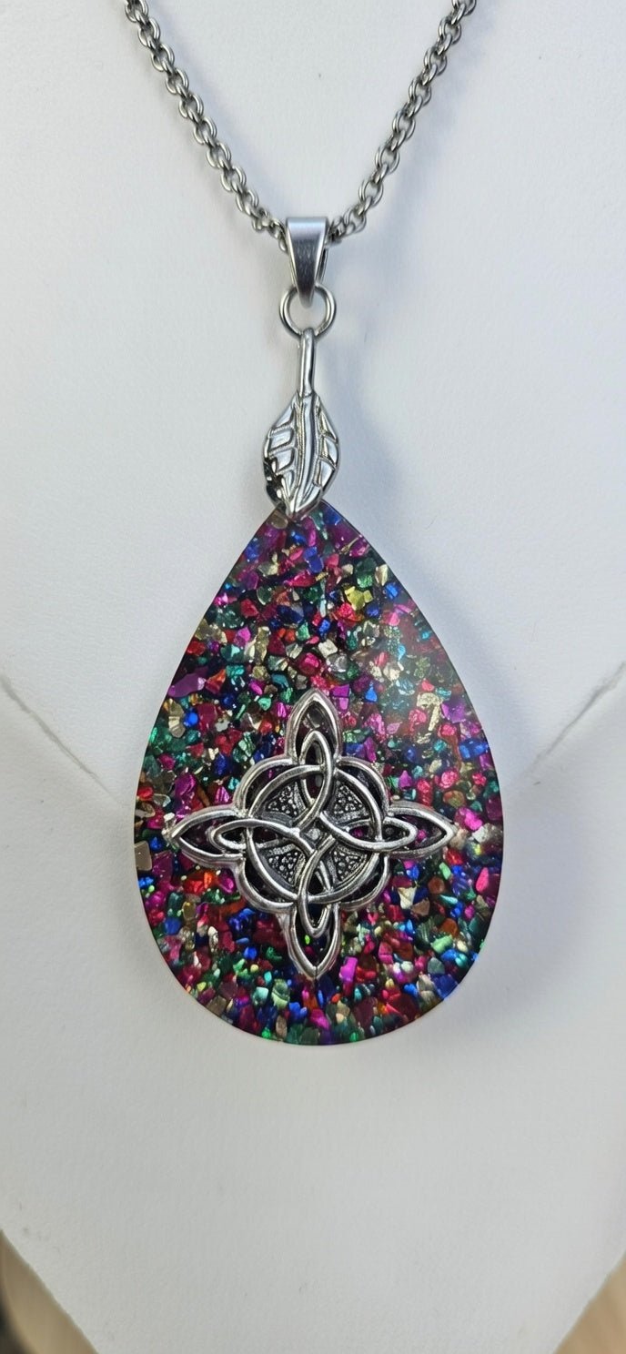 orgonitas piramides brujas cristales artesania minerales pirita cuarzos