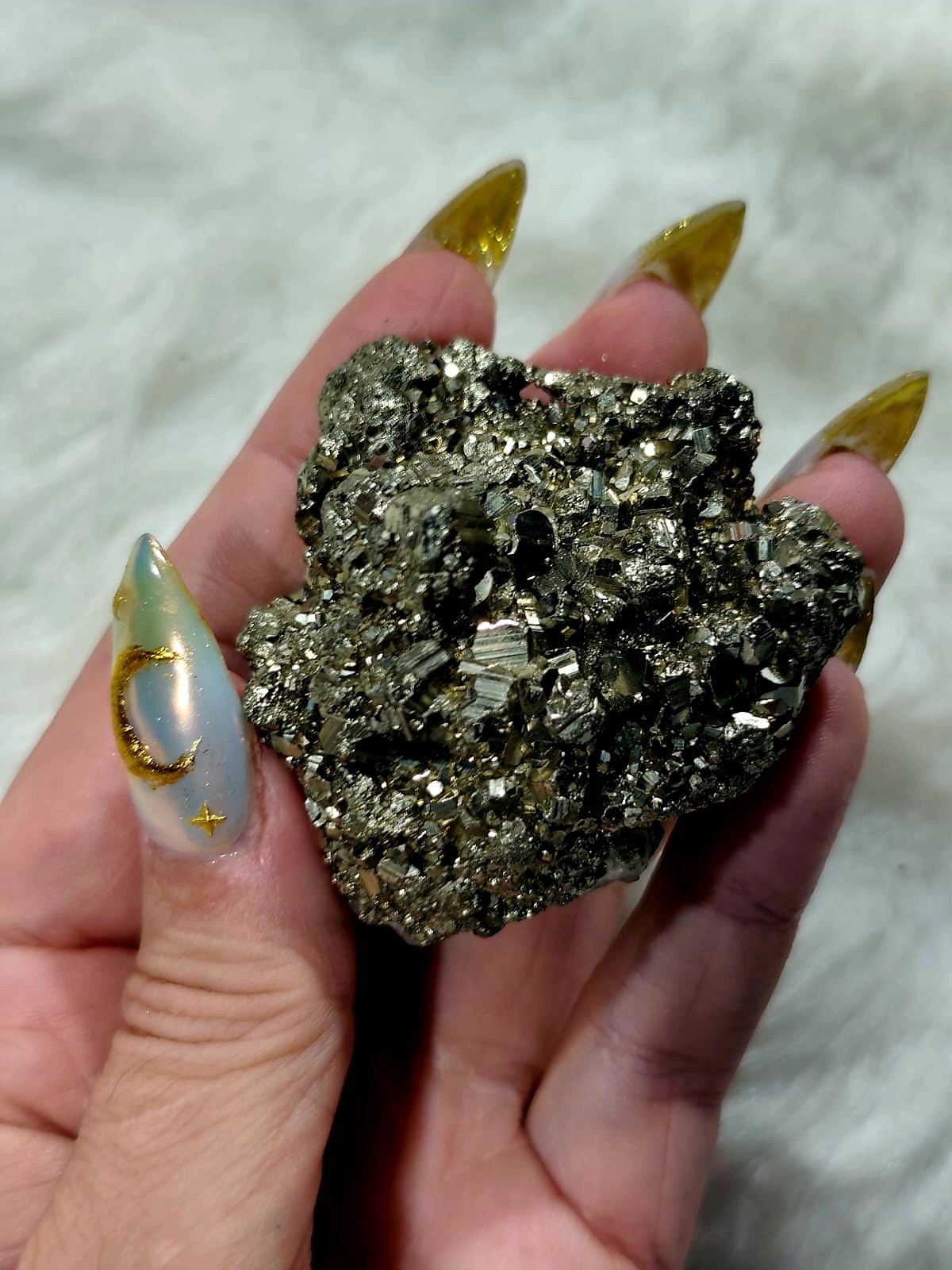 orgonitas piramides brujas cristales artesania minerales pirita cuarzos