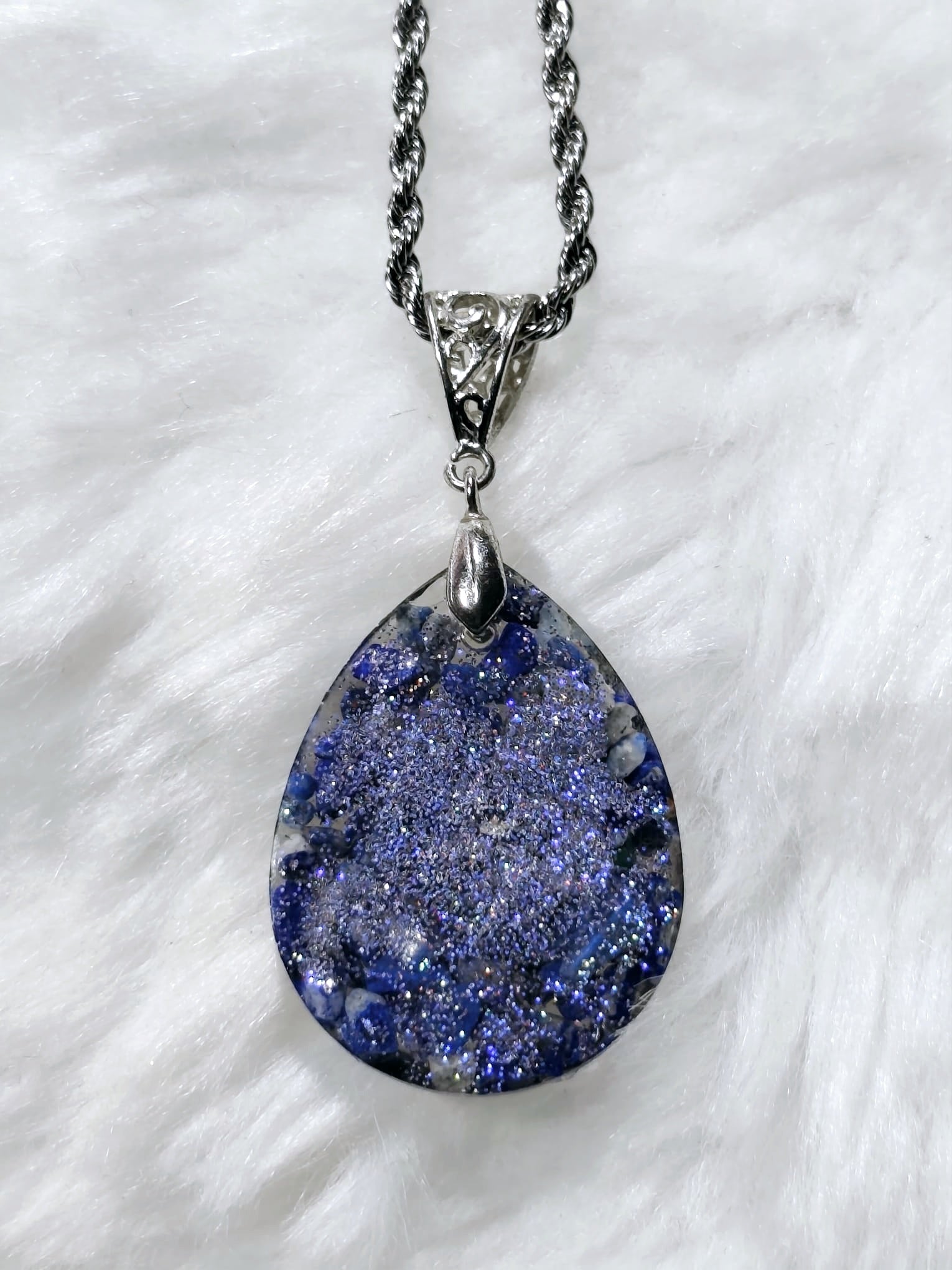 orgonitas piramides brujas cristales artesania minerales pirita cuarzos