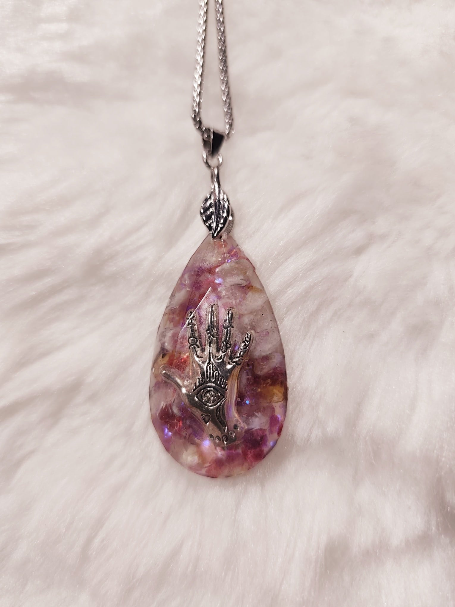 orgonitas piramides brujas cristales artesania minerales pirita cuarzos