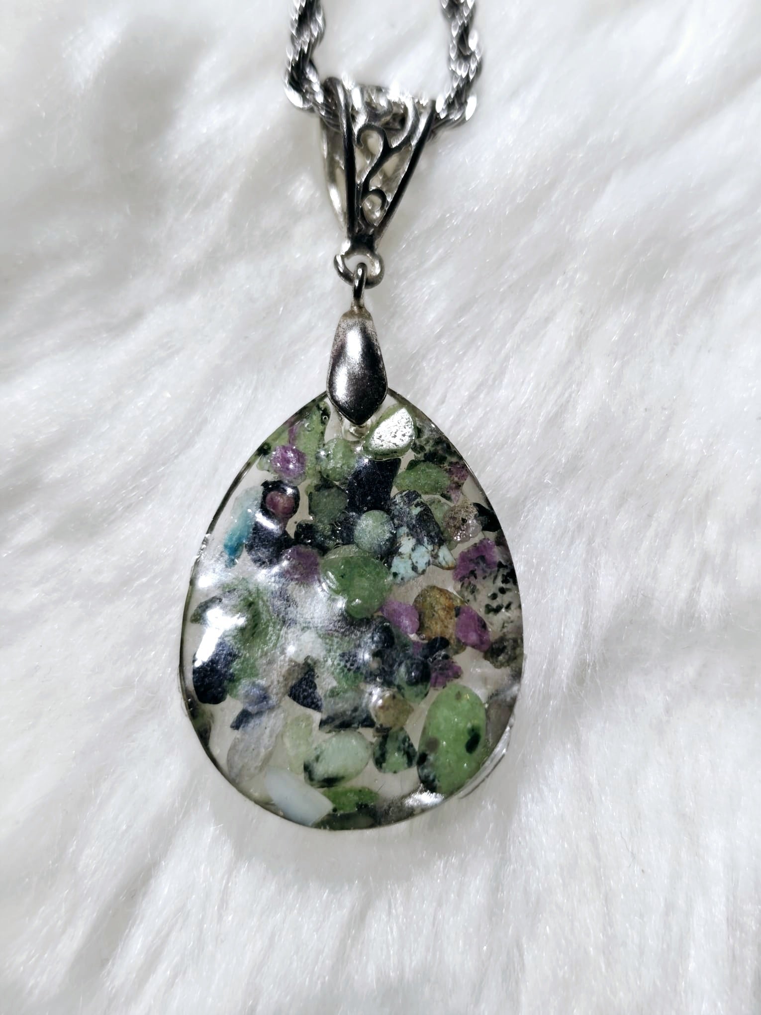 orgonitas piramides brujas cristales artesania minerales pirita cuarzos