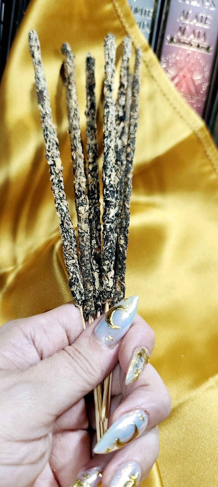 orgonitas piramides brujas cristales artesania minerales pirita cuarzos