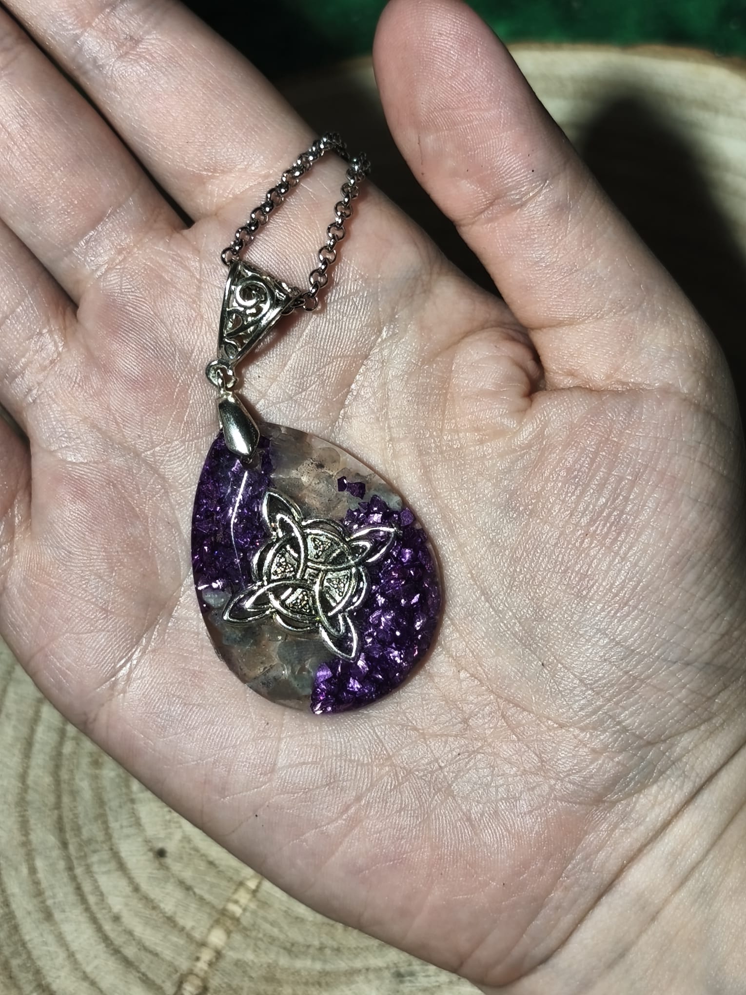 orgonitas piramides brujas cristales artesania minerales pirita cuarzos