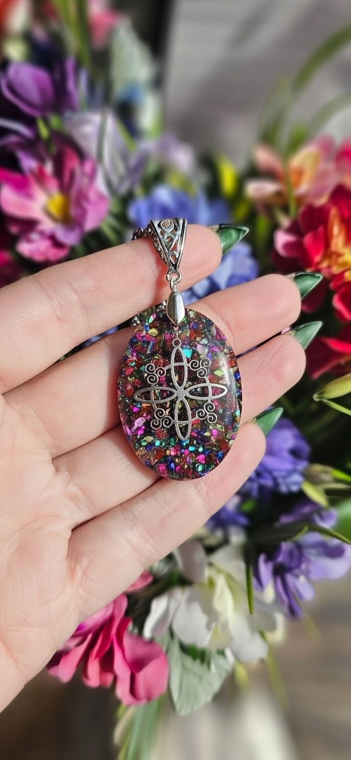 orgonitas piramides brujas cristales artesania minerales pirita cuarzos