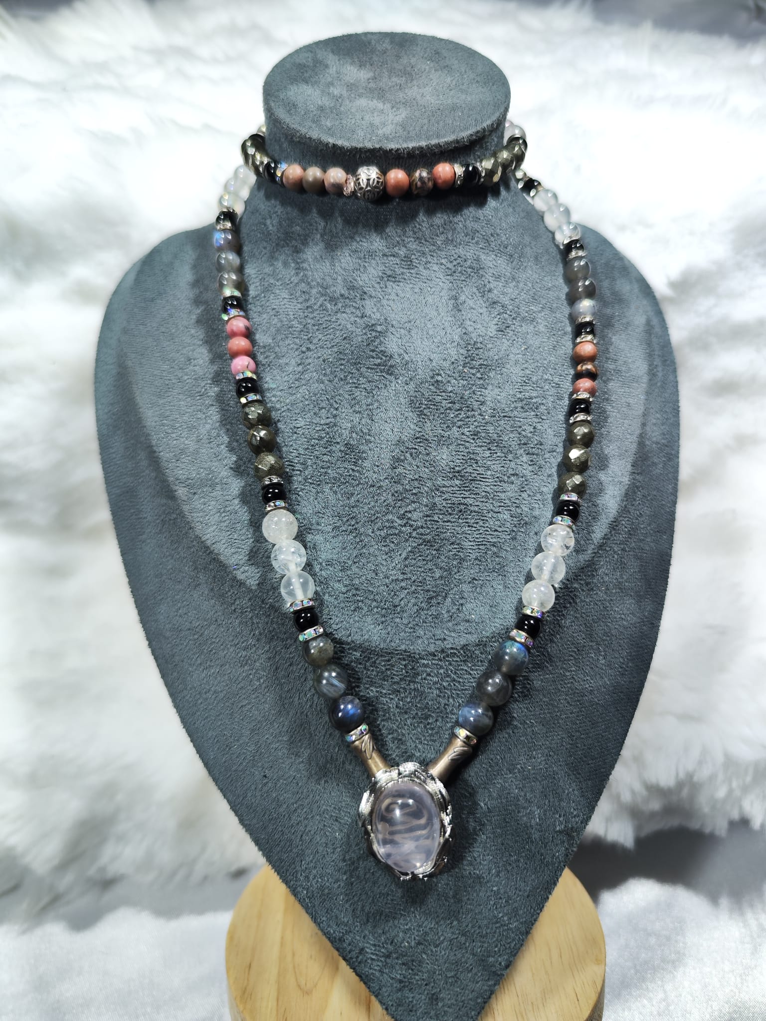 orgonitas piramides brujas cristales artesania minerales pirita cuarzos