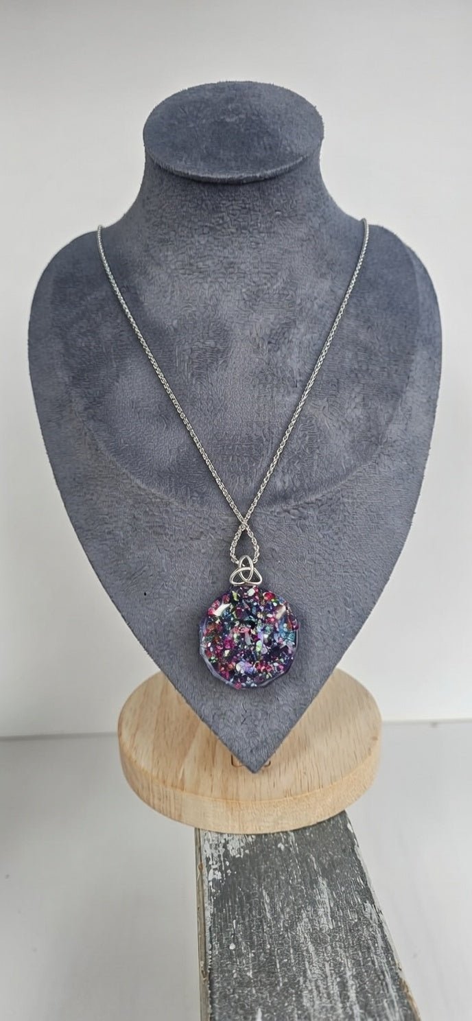 orgonitas piramides brujas cristales artesania minerales pirita cuarzos