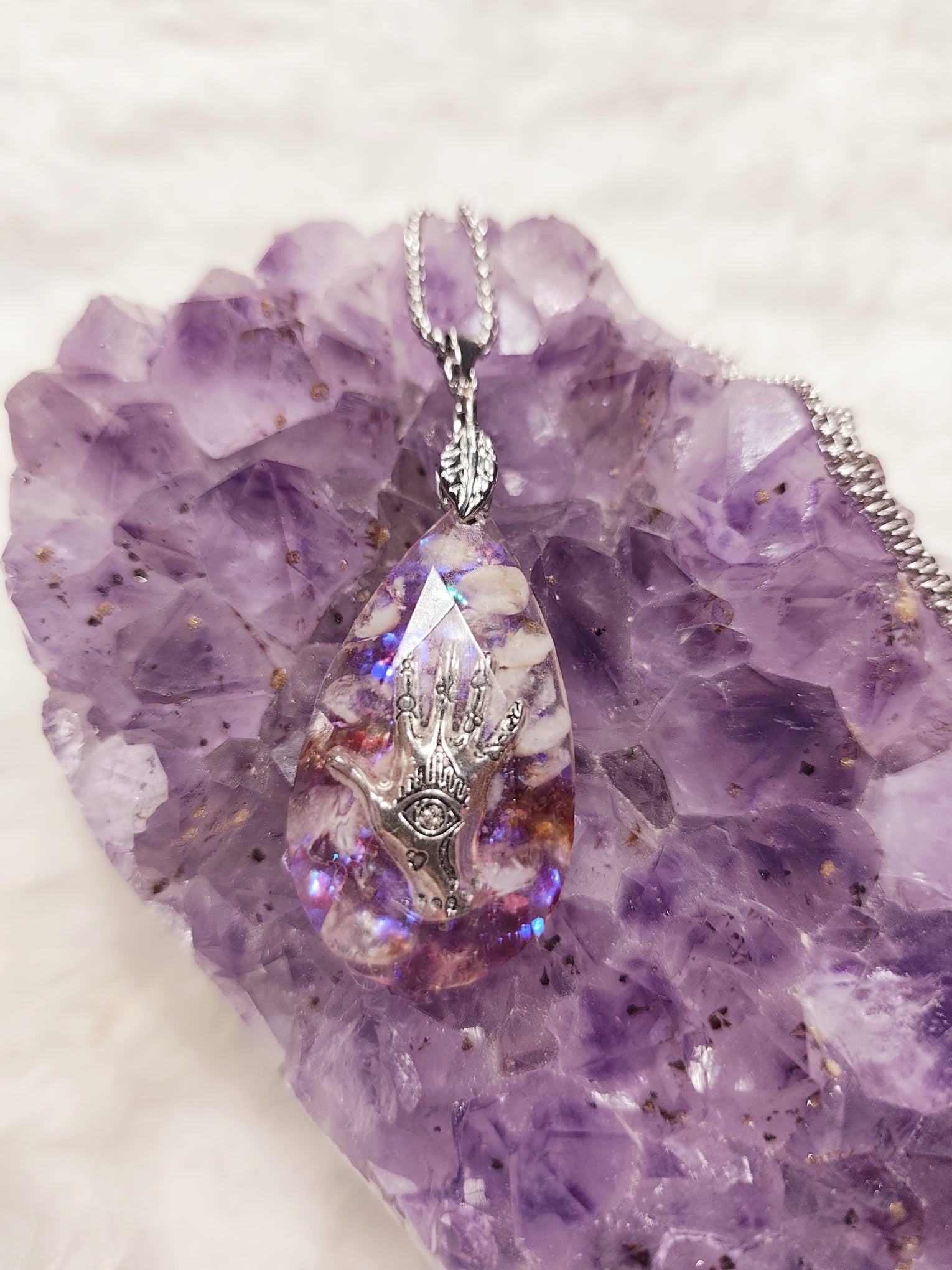 orgonitas piramides brujas cristales artesania minerales pirita cuarzos