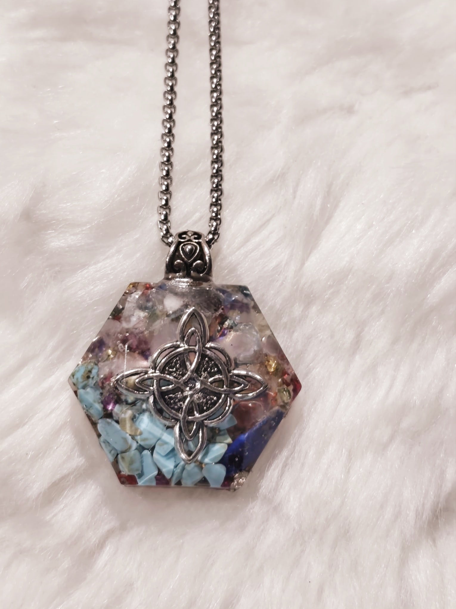 orgonitas piramides brujas cristales artesania minerales pirita cuarzos