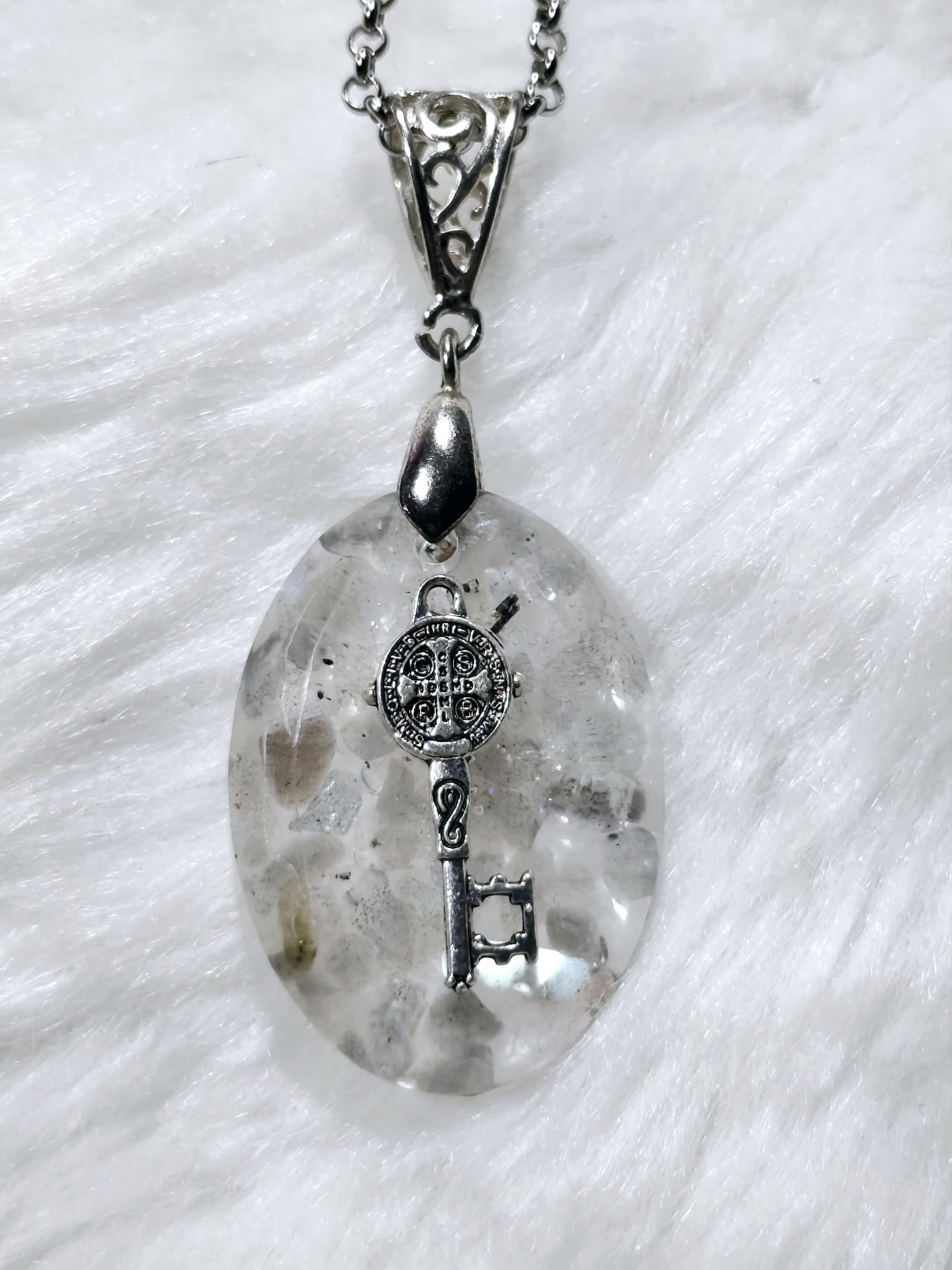 orgonitas piramides brujas cristales artesania minerales pirita cuarzos