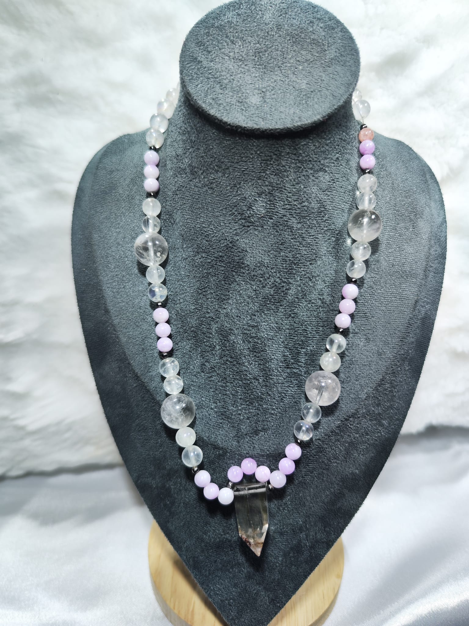 orgonitas piramides brujas cristales artesania minerales pirita cuarzos