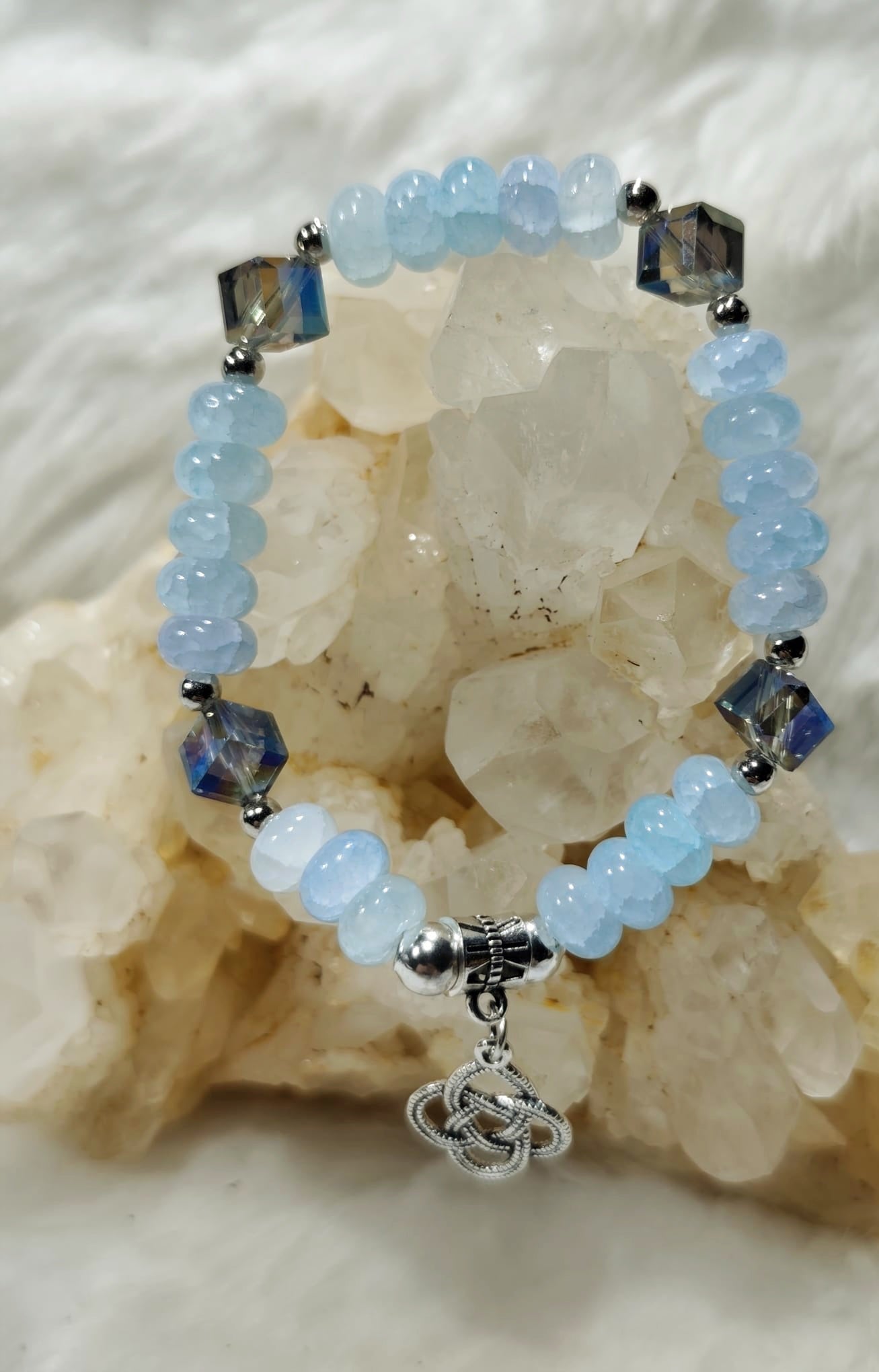 orgonitas piramides brujas cristales artesania minerales pirita cuarzos