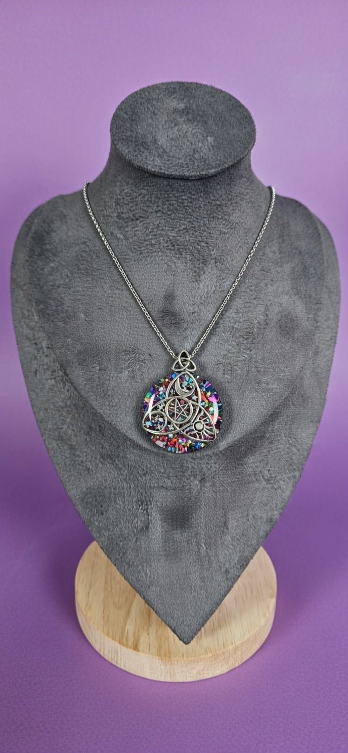 orgonitas piramides brujas cristales artesania minerales pirita cuarzos