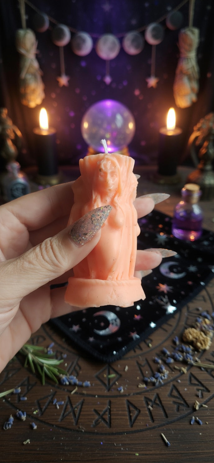 🌙 Vela Ritualizada de la Triple Diosa | Protección y Magia para tu Hogar
