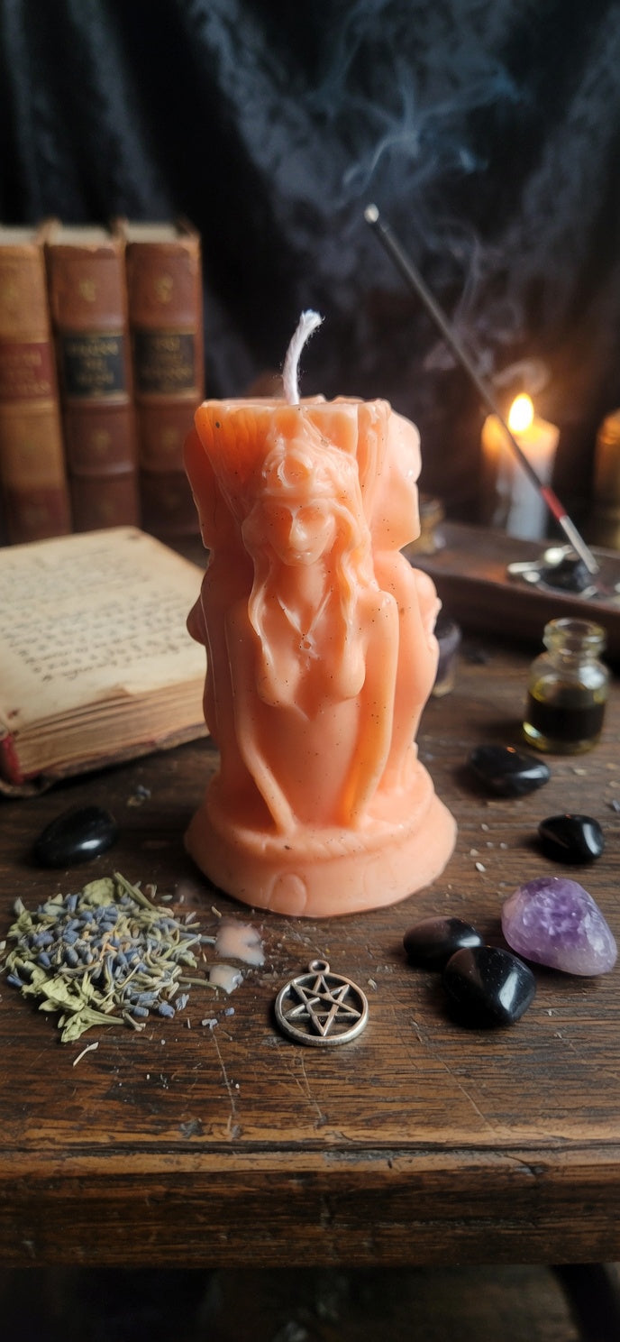 🌙 Vela Ritualizada de la Triple Diosa | Protección y Magia para tu Hogar