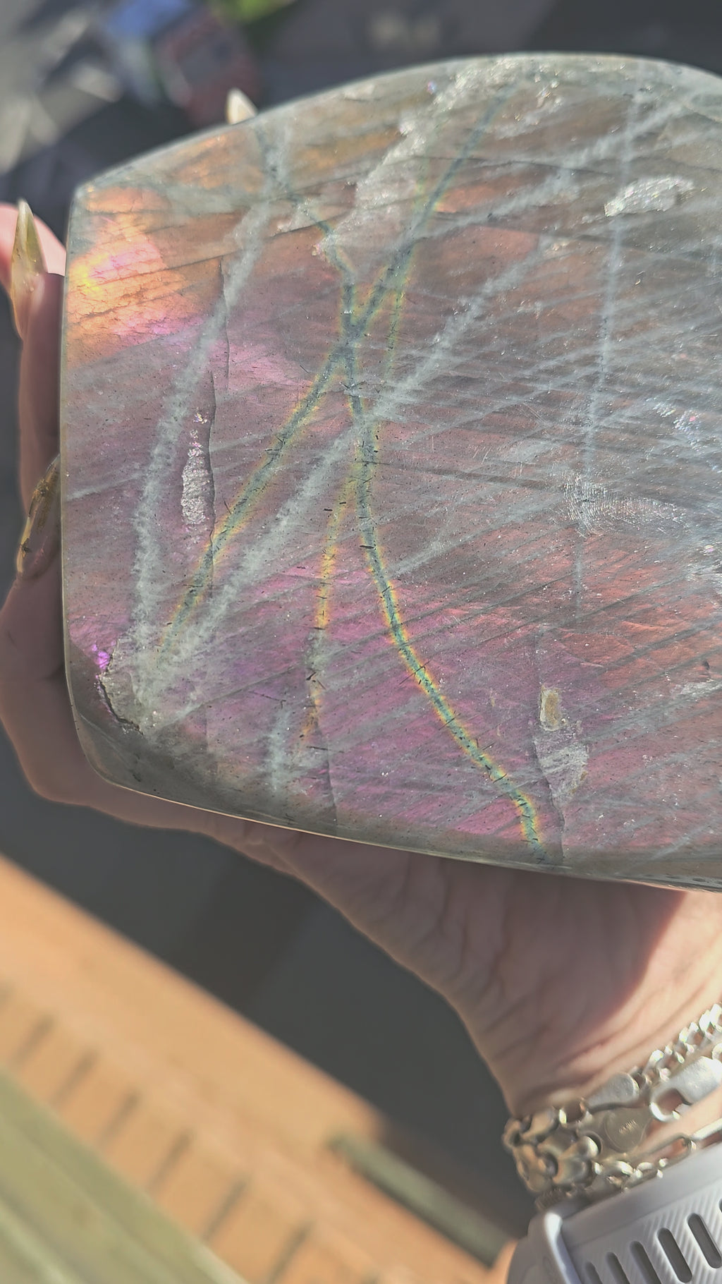 🔮 Labradorita Susurro de Luna 🌙 Madagascar ✨ Rosa · Lila · Morado · Amarillo 💜 Pieza Única 1.600g
