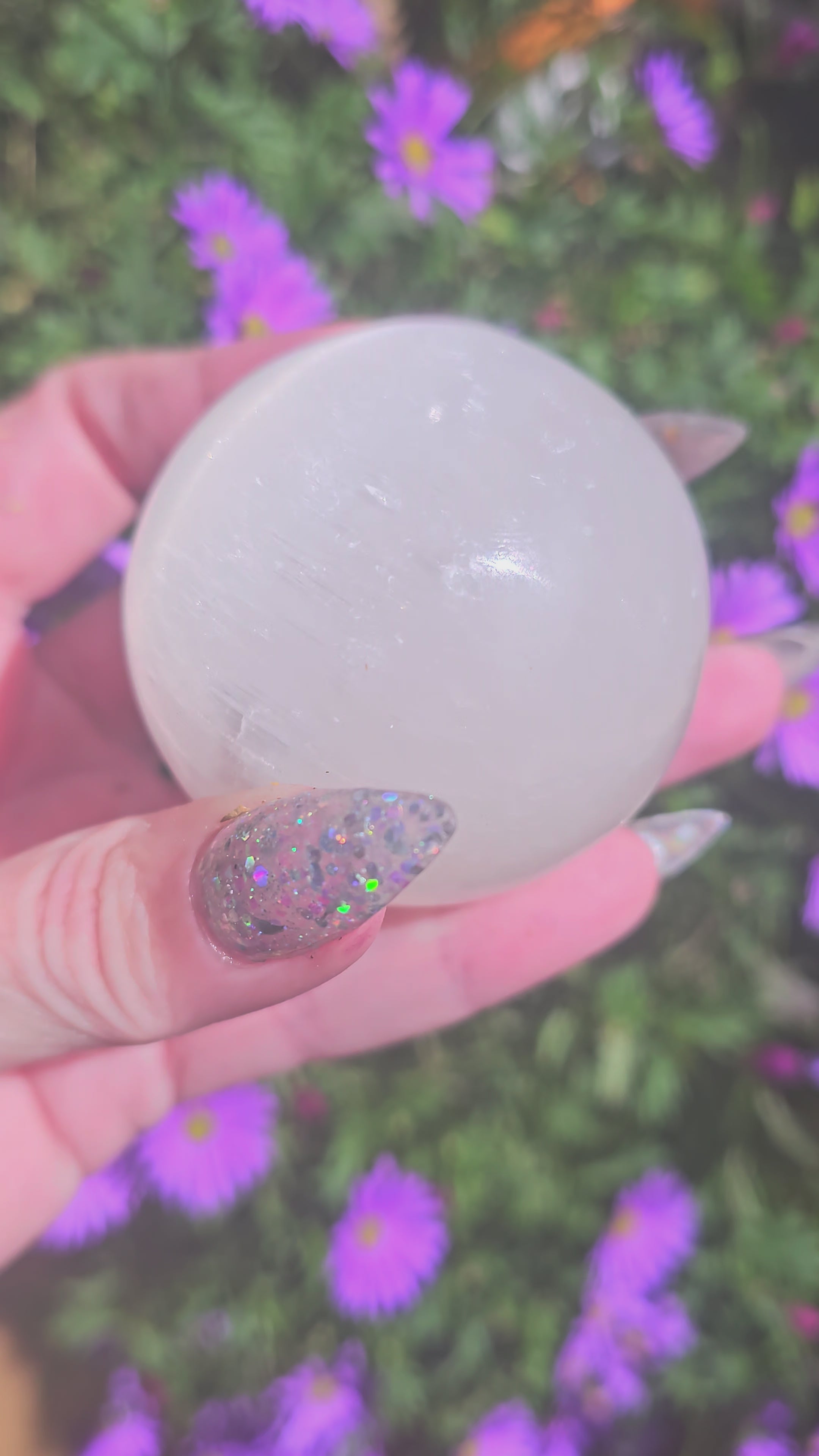 🪨 Esfera de Selenita Premium | Luz Lunar en Estado Puro