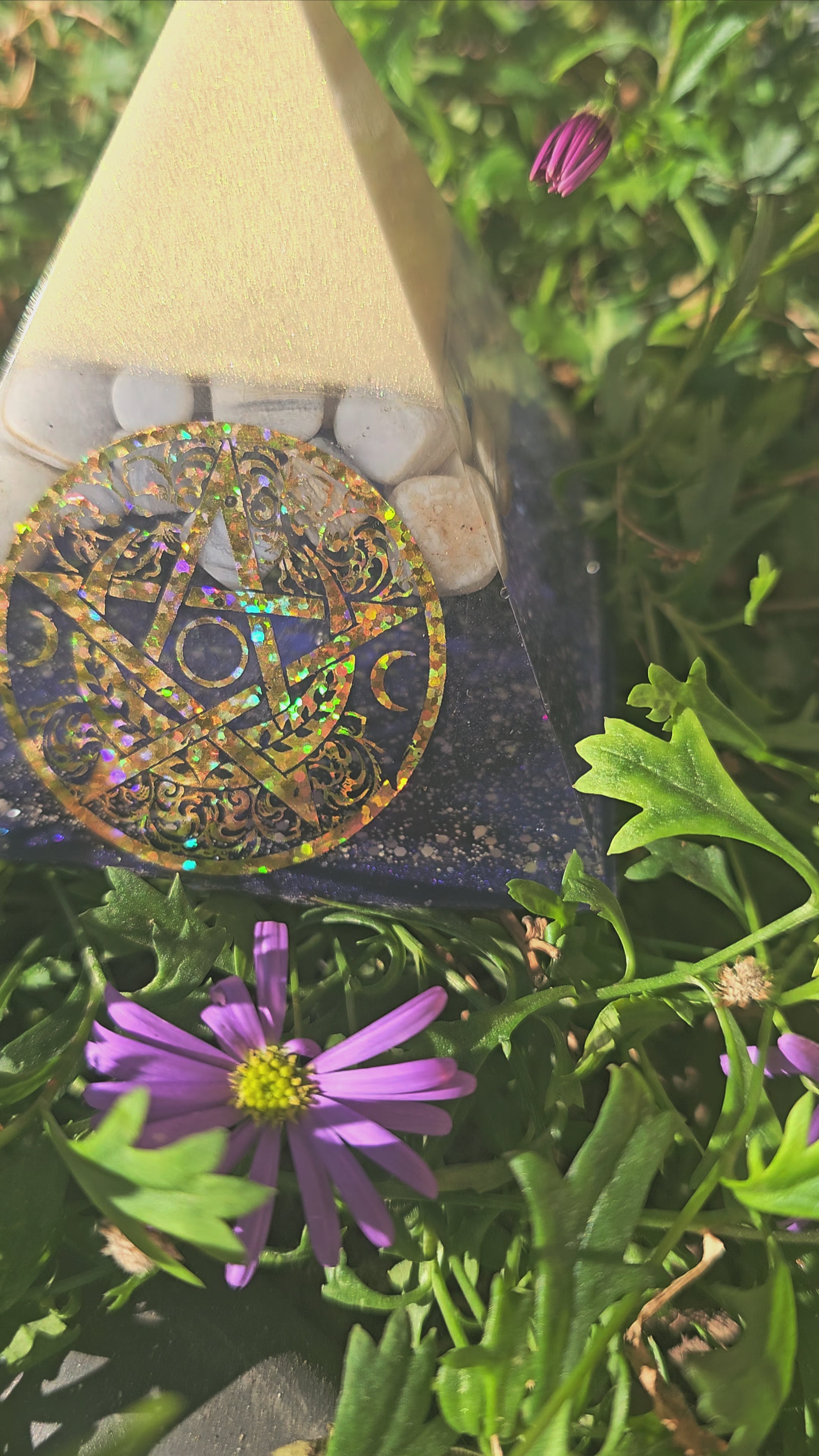 ✨ Pirámide Orgonita Super Brujil 🌙 Triple Diosa