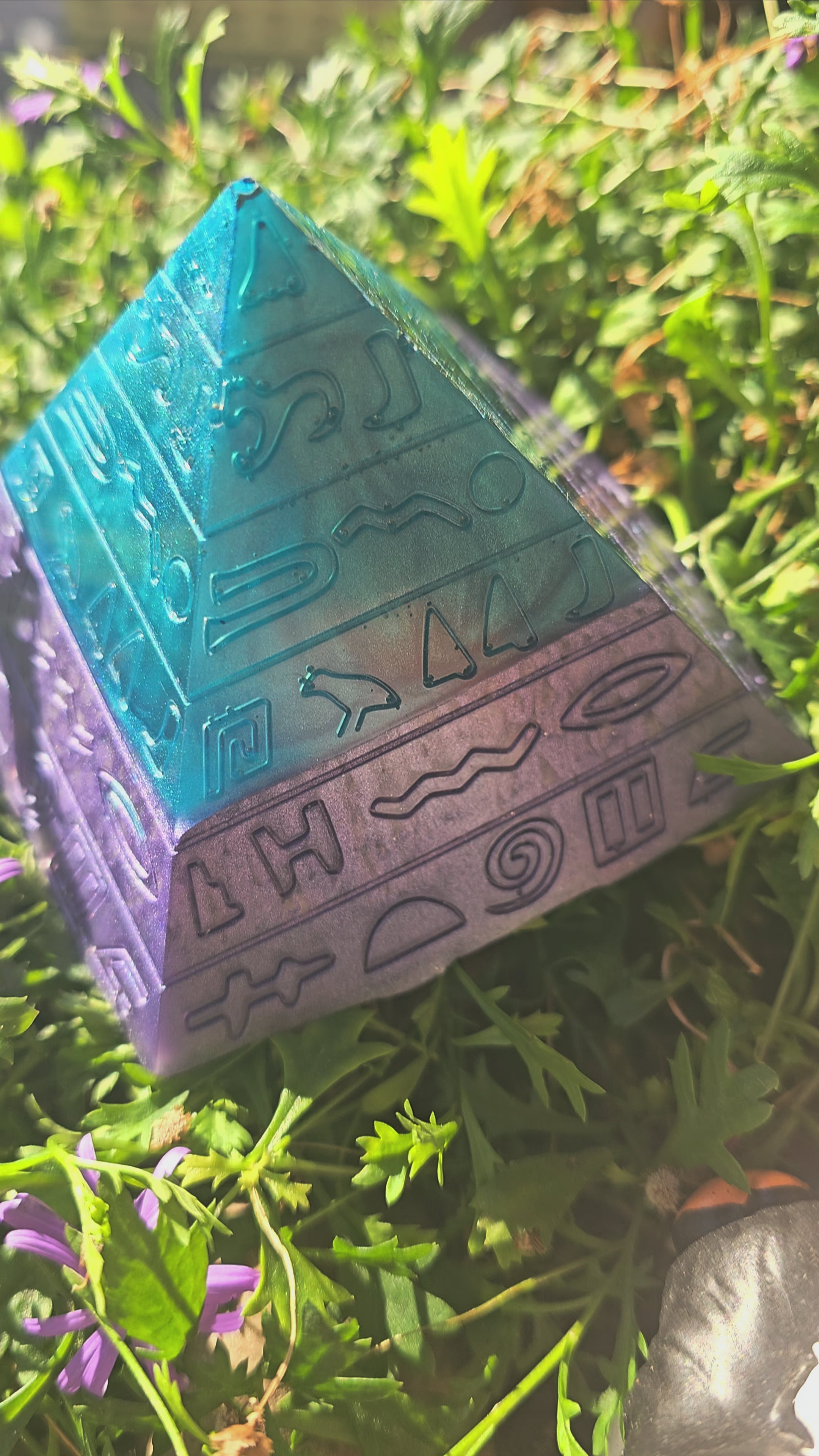 🔺 Pirámide Orgonita Egipcia𓂀 Shungit & Símbolos Sagrados